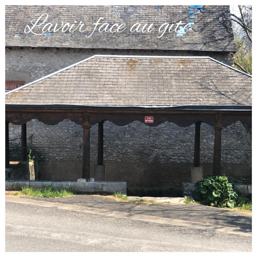 Le Gite Du Lavoir - Les Gites De Josephine Courbouzon  Bagian luar foto